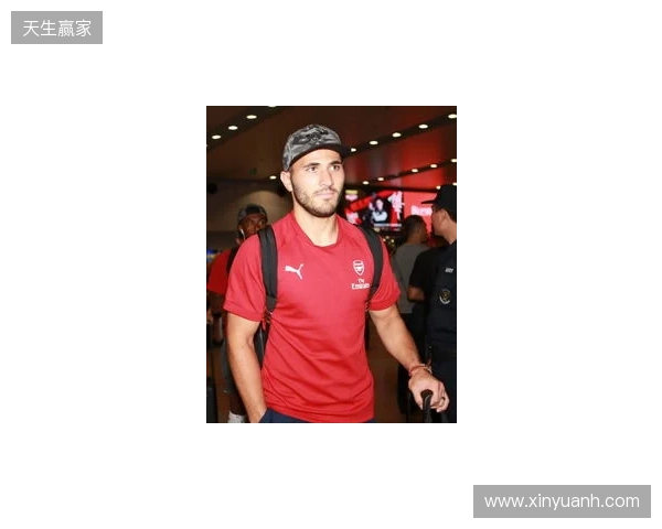 英超官方晒出图片:阿森纳U15全员抵达北京